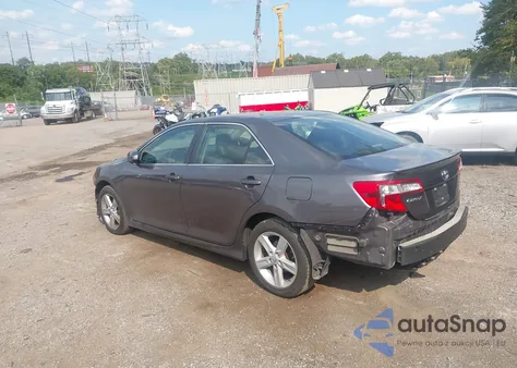 2014 Toyota Camry Se z USA, uszkodzony, nr VIN 4T1BF1FK9EU810485